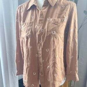 Hippie Rose Women’s Rust Brown Button-Up Shirt with White Horseshoe Print Small